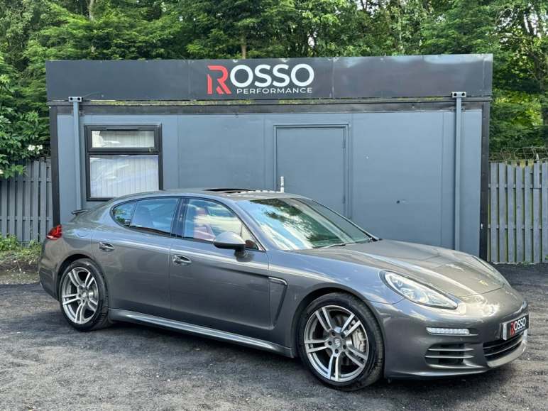 PORSCHE PANAMERA