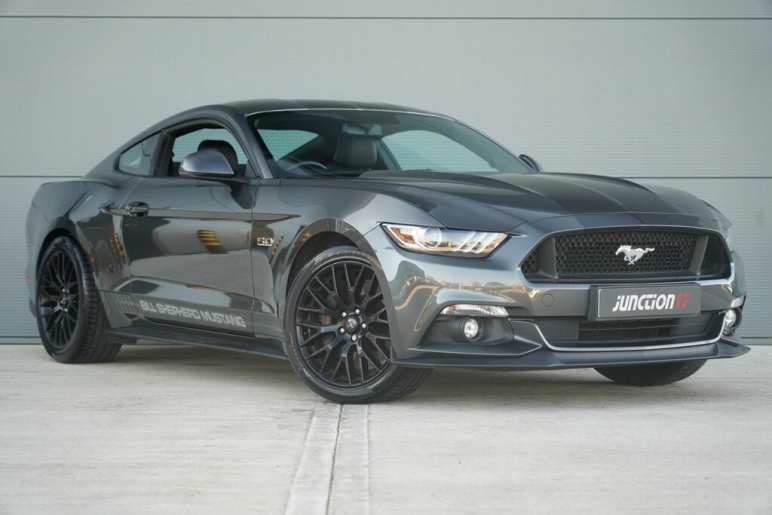 FORD MUSTANG