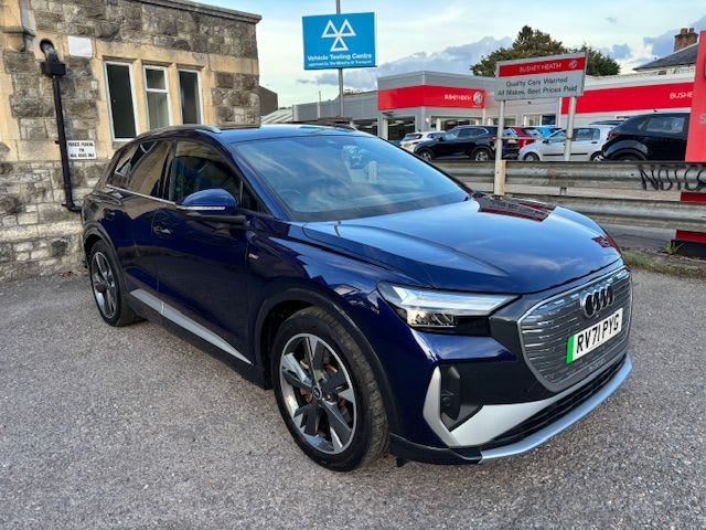 AUDI Q4