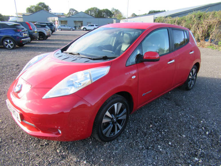 NISSAN LEAF