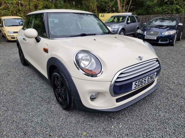 MINI HATCHBACK