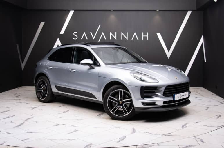PORSCHE MACAN