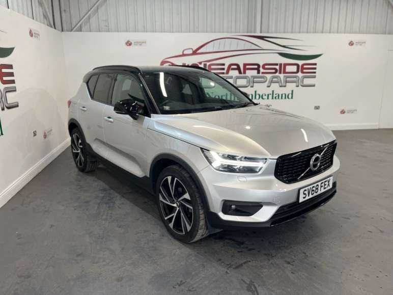 VOLVO XC40