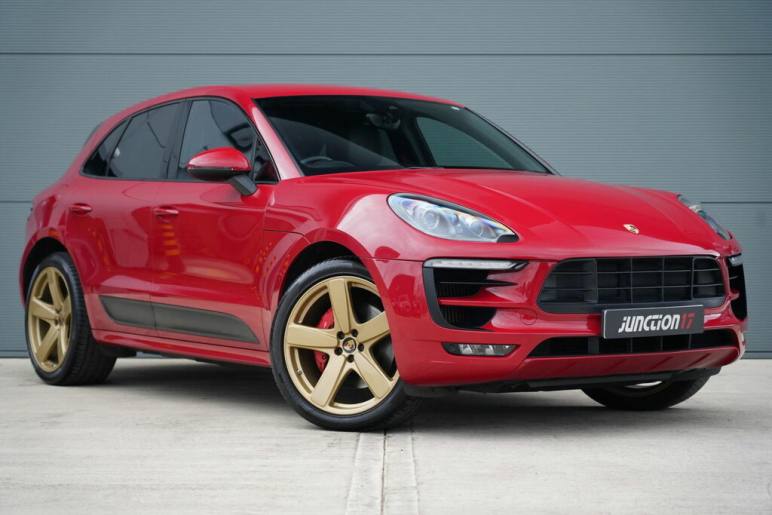 PORSCHE MACAN