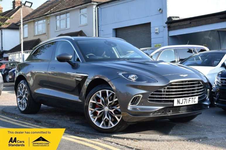 ASTON MARTIN DBX