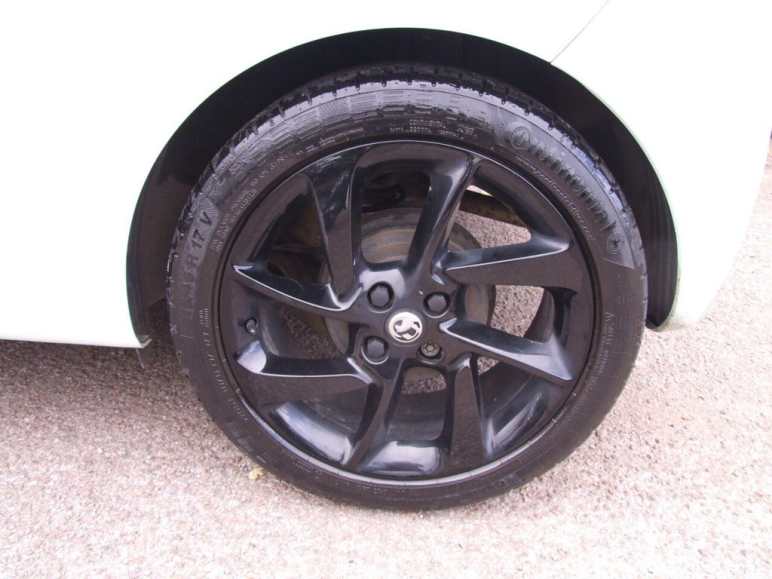 1.2i ENERGISED Black Jack Euro 6 3dr