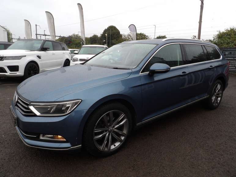 VOLKSWAGEN PASSAT