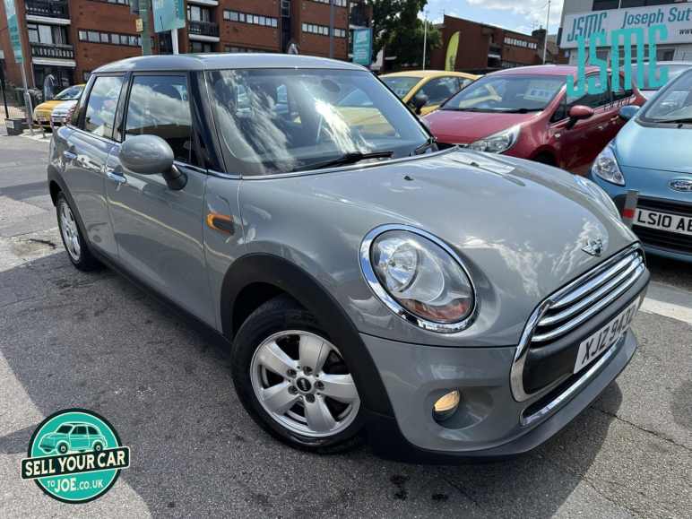 MINI HATCHBACK