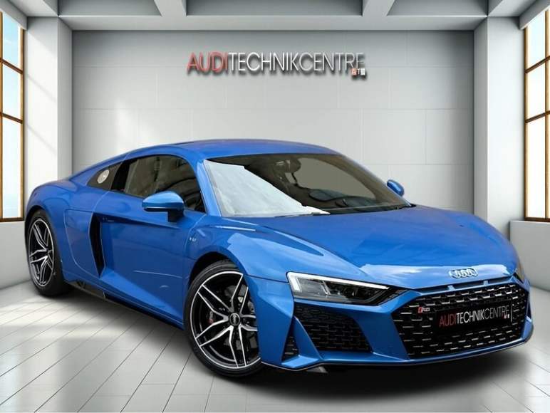 AUDI R8