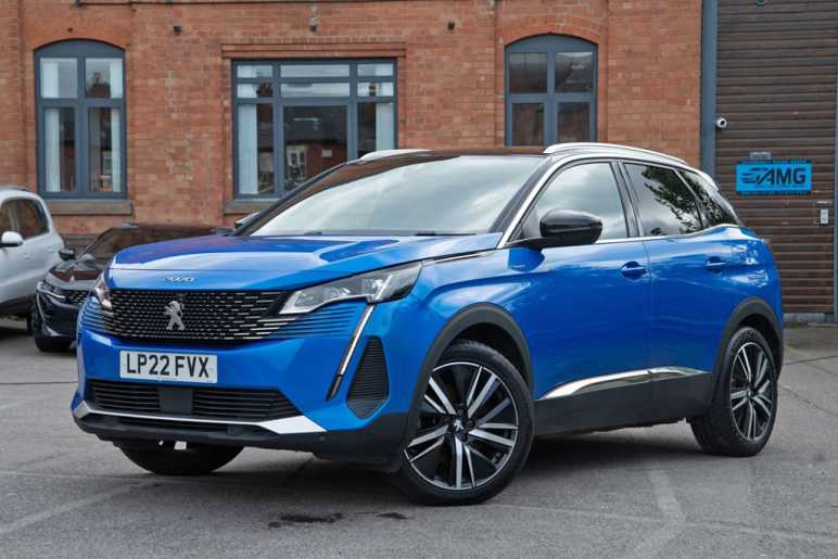 PEUGEOT 3008