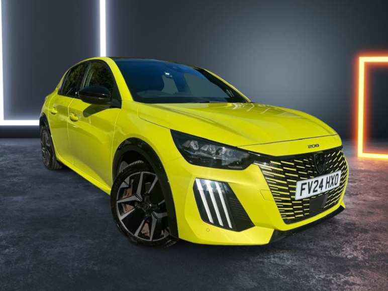 PEUGEOT 208