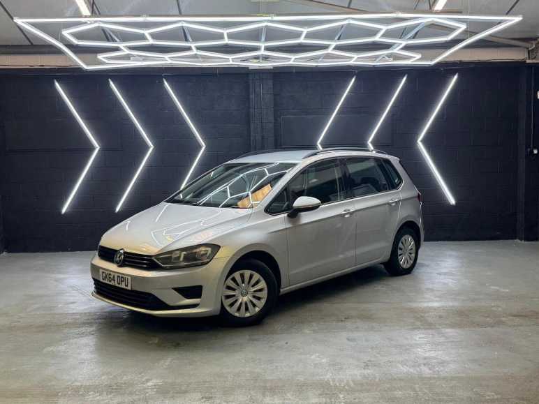 Volkswagen Golf Sv