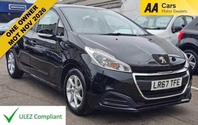 PEUGEOT 208
