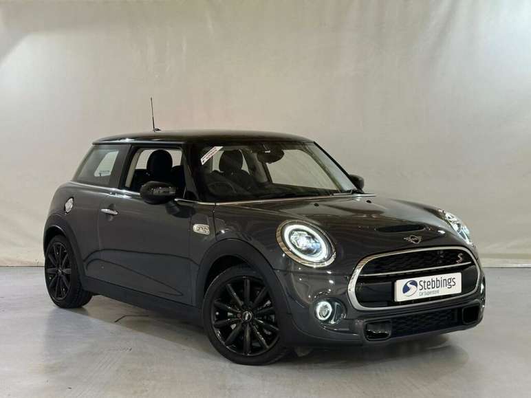 MINI HATCHBACK