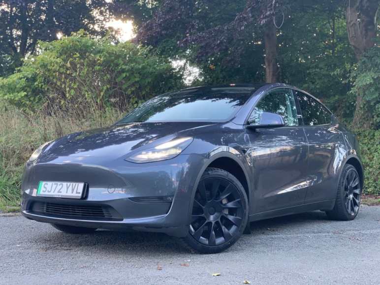 TESLA MODEL Y