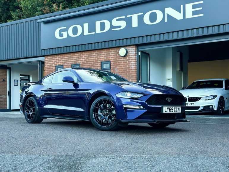 FORD MUSTANG