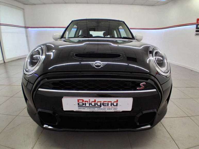 MINI HATCHBACK