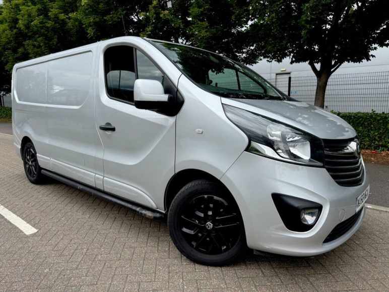 VAUXHALL VIVARO
