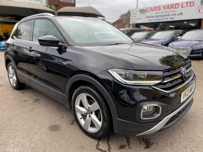 VOLKSWAGEN T-CROSS
