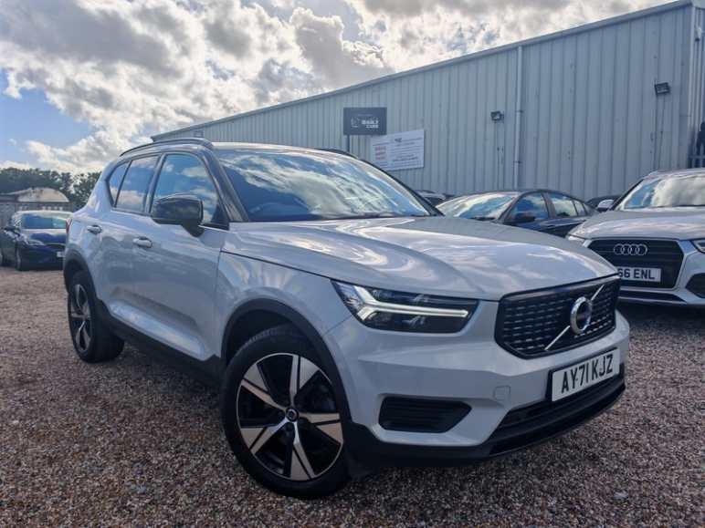 VOLVO XC40