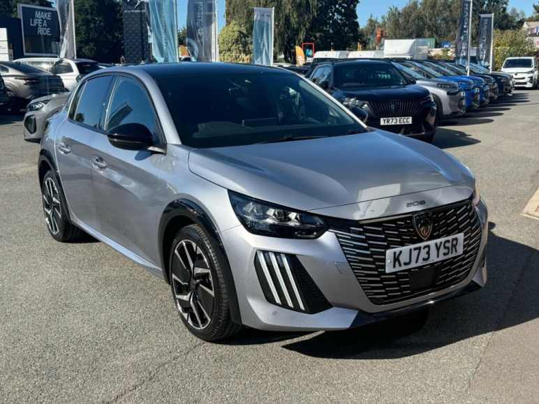 PEUGEOT 208