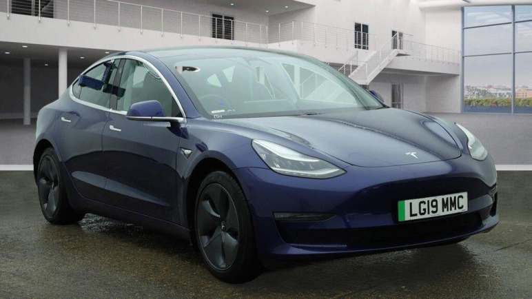 TESLA MODEL 3