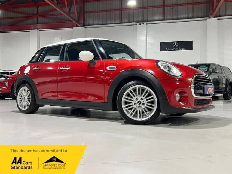 MINI HATCHBACK