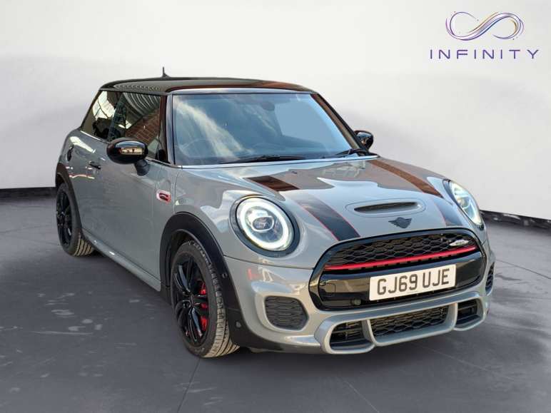 MINI HATCHBACK