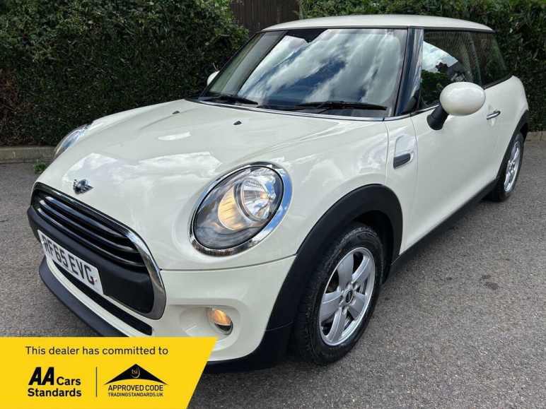 MINI HATCHBACK