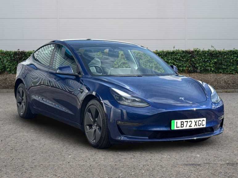 TESLA MODEL 3
