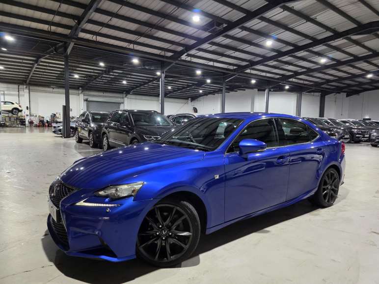 LEXUS IS