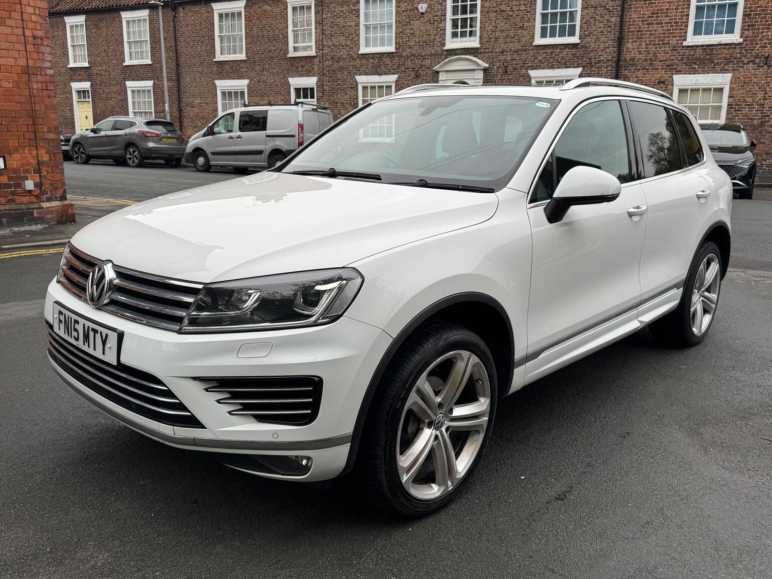 VOLKSWAGEN TOUAREG