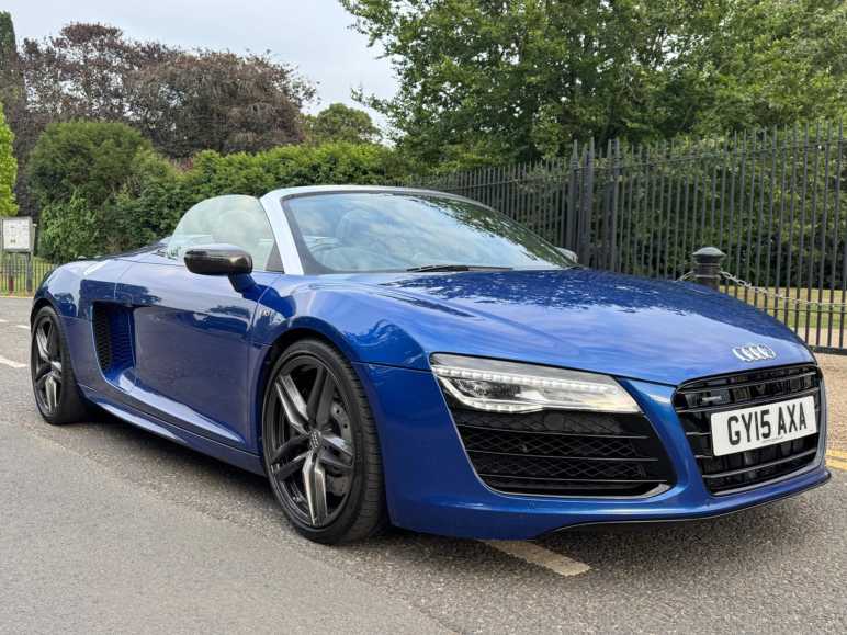 AUDI R8