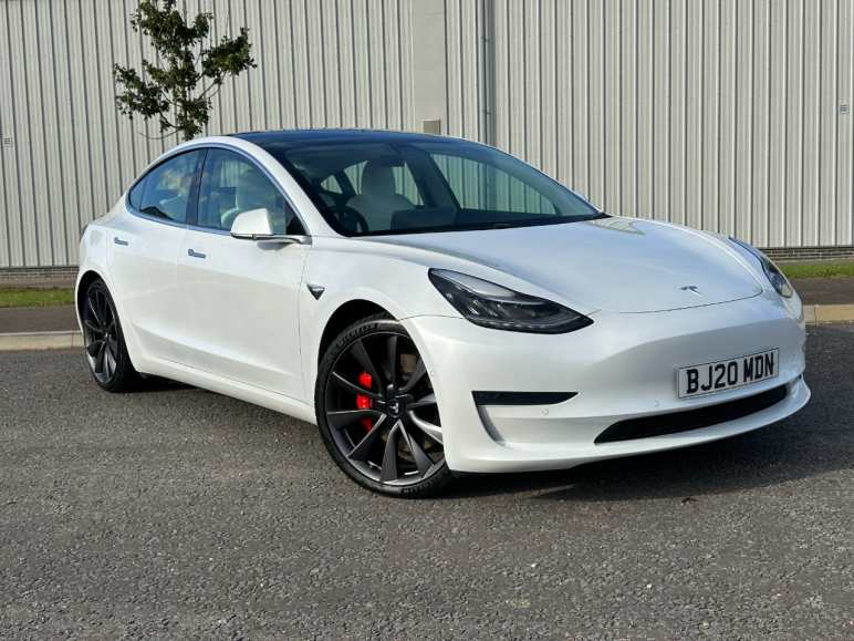 TESLA MODEL 3