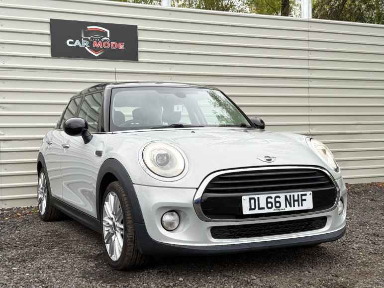 MINI HATCHBACK
