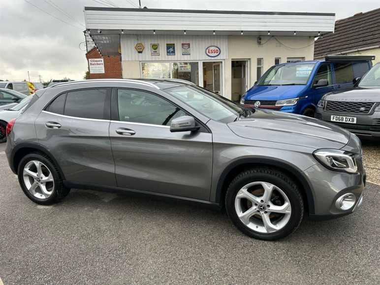 MERCEDES-BENZ GLA