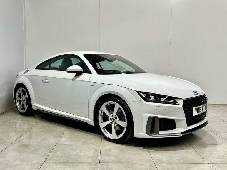 AUDI TT