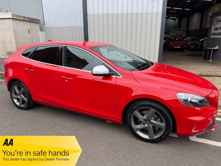 VOLVO V40