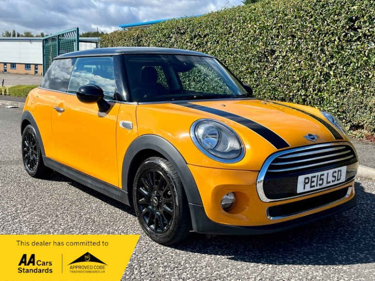 MINI HATCHBACK