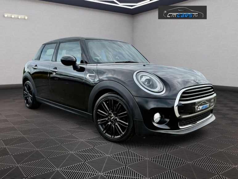 MINI HATCHBACK