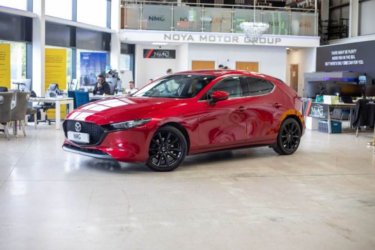 MAZDA 3