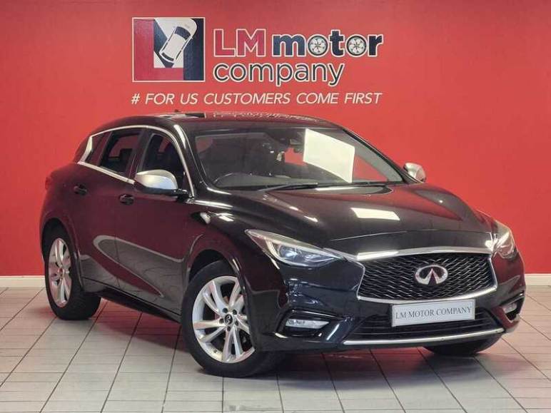 INFINITI Q30