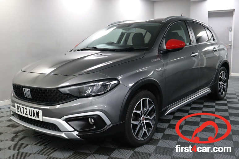 FIAT TIPO CROSS