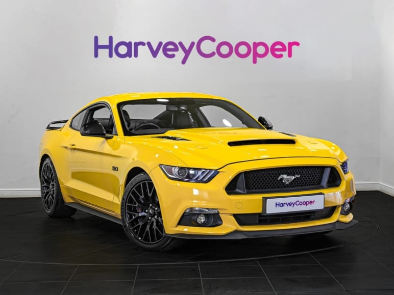 FORD MUSTANG