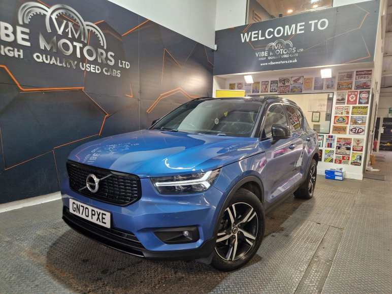 VOLVO XC40