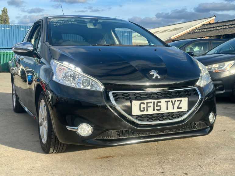 PEUGEOT 208