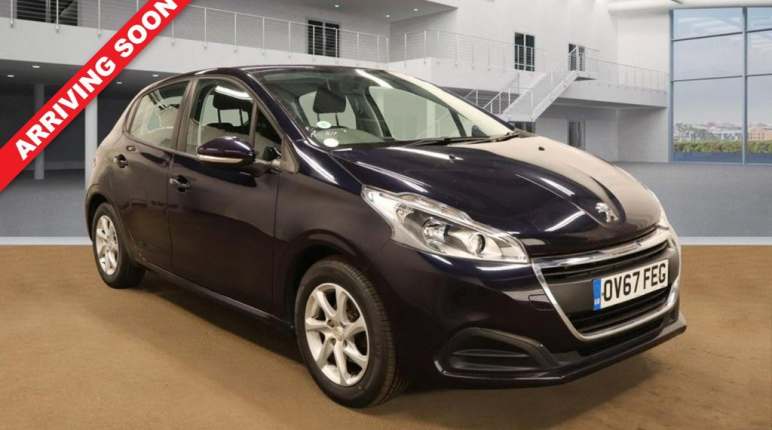 PEUGEOT 208