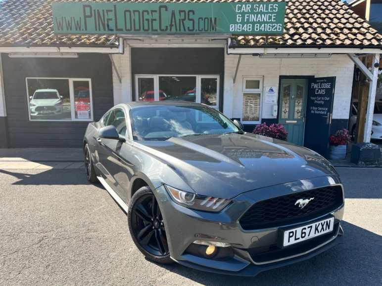 FORD MUSTANG