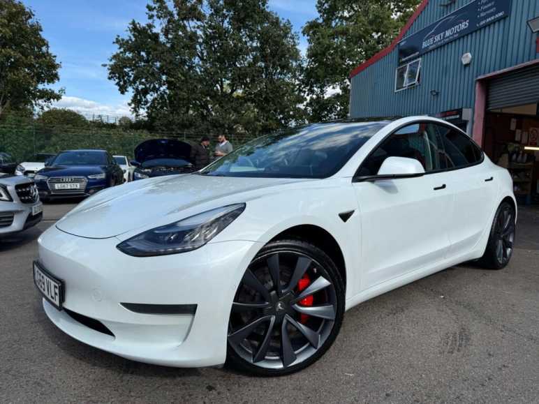 TESLA MODEL 3