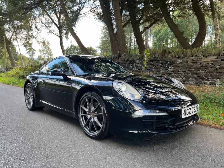 PORSCHE 911